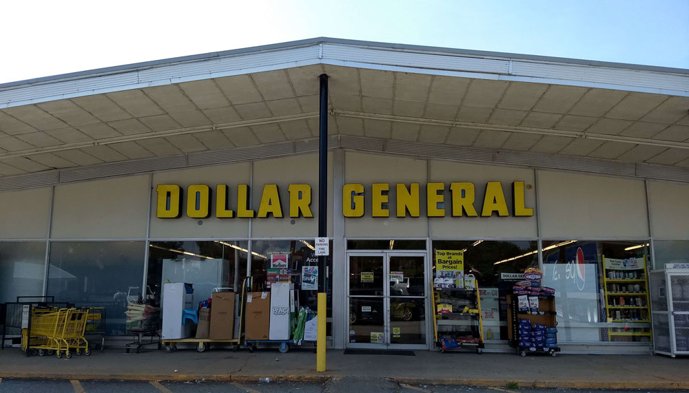 Dollar General storefront