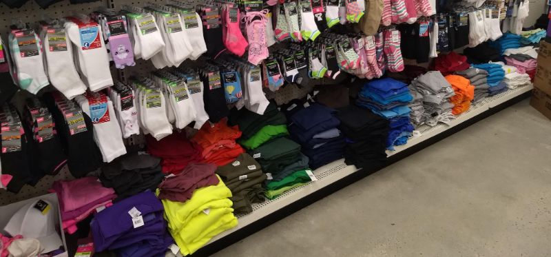 does dollar tree have clothes