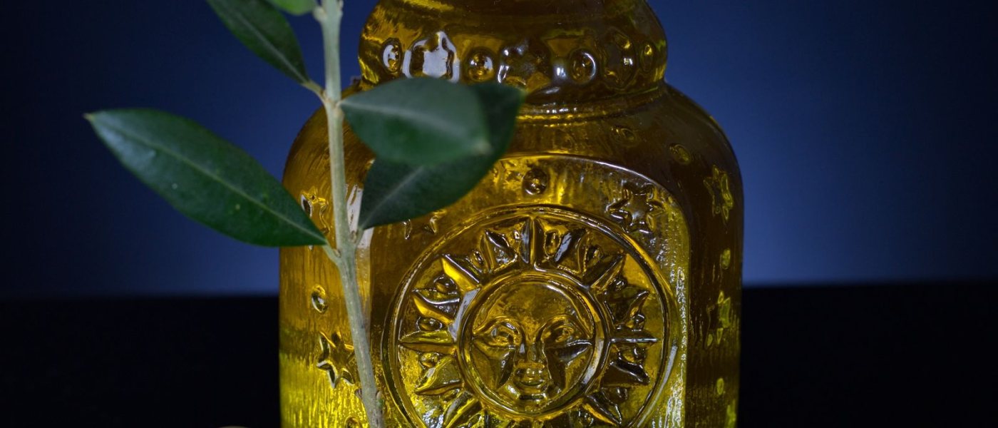 How to Buy Good Olive Oil: 5 Things to Know About Blends, Labels, and Quality